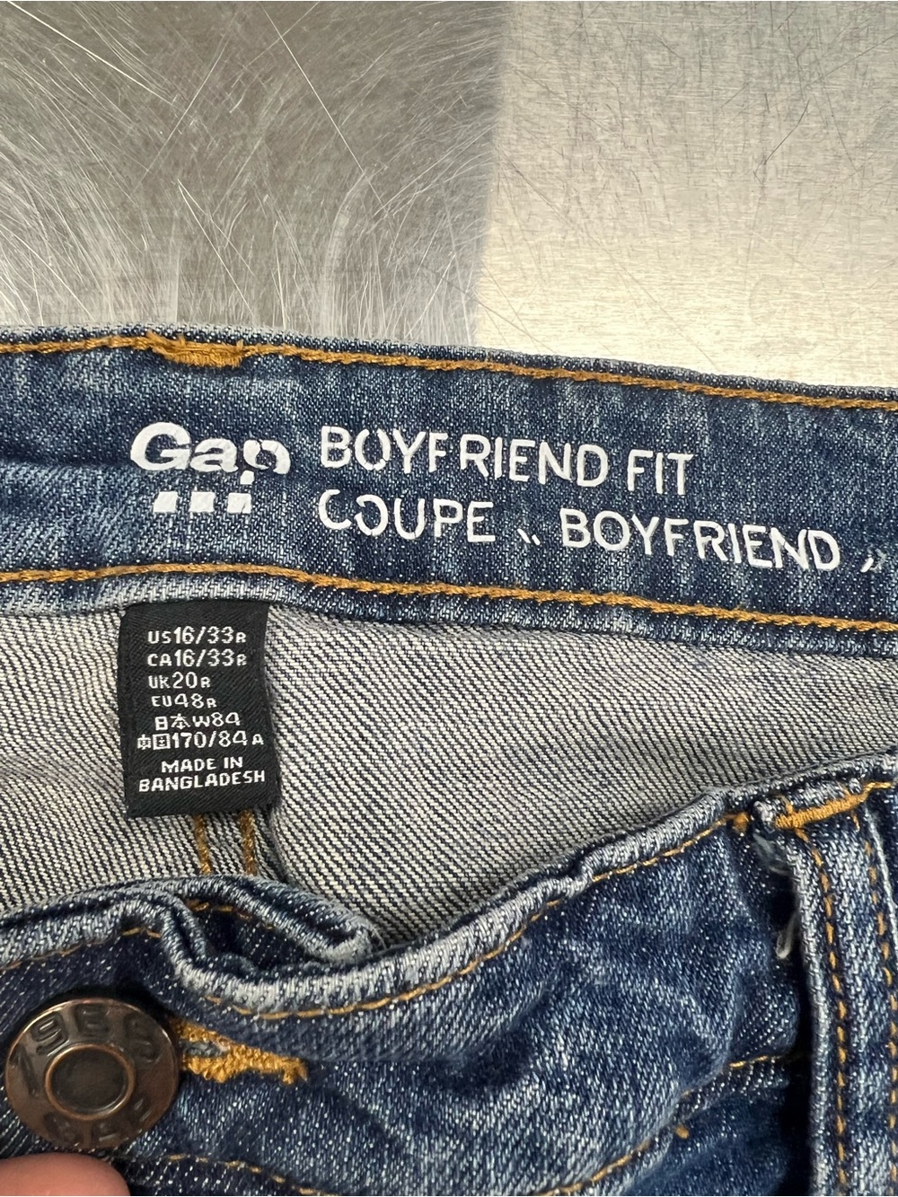 Gap Boyfriend Fit Cropped Jeans - Blue Women’s 16 or 33 - Picture 2 of 11